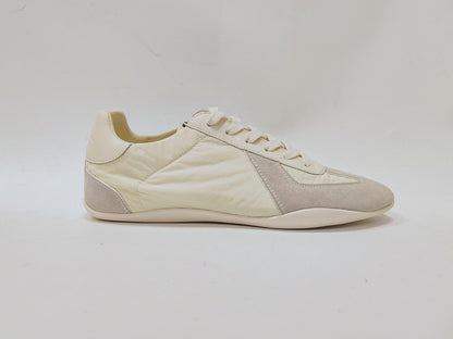 #color_off-white